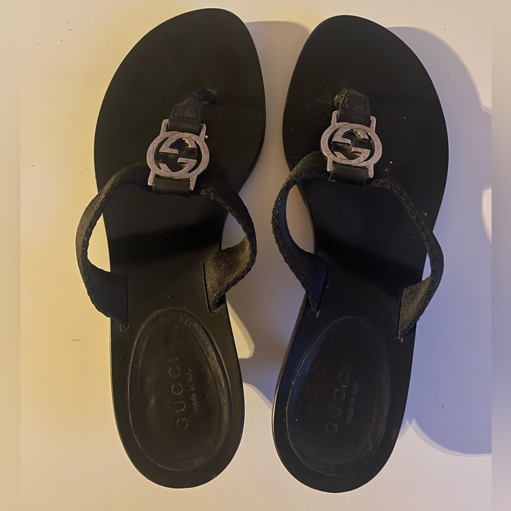 Gucci Lifford Kitten Heel Thong Sandal
